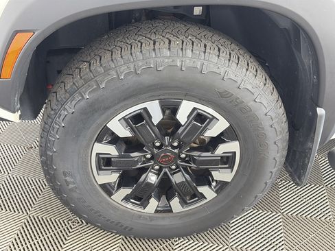 Used 2024 Nissan Frontier SL AWD/4WD image 13