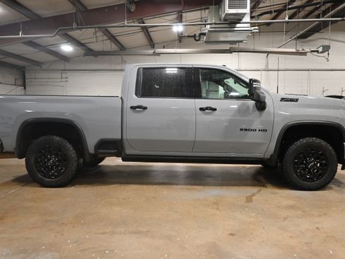 Used 2024 Chevrolet Silverado 2500 LTZ w/ LTZ Plus Package image 11