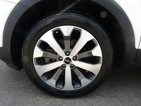 Used 2022 Kia Telluride S image 13