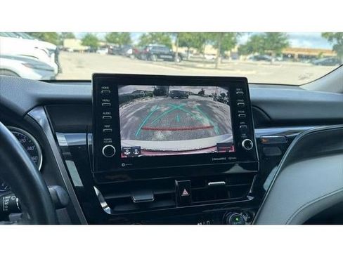 Used 2021 Toyota Camry XLE w/ Cold Weather Package FWD image 30