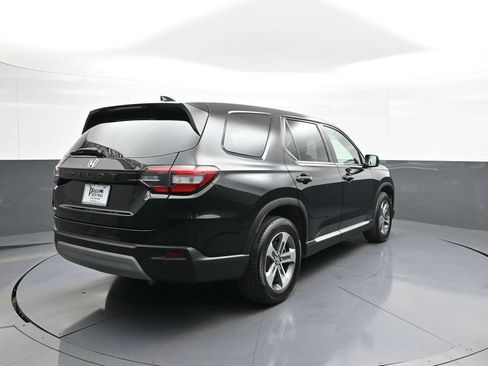 Certified 2025 Honda Pilot EX-L image 6