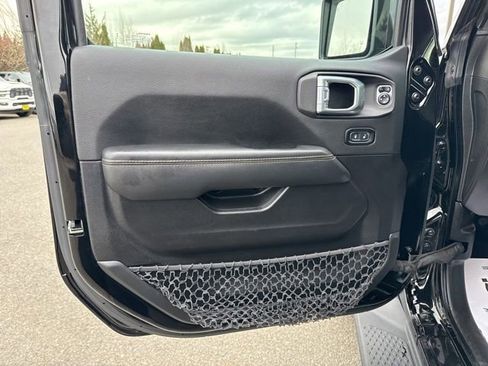 Used 2023 Jeep Gladiator Overland image 24