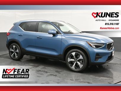 New 2025 Volvo XC40 B5 Core w/ Climate Package