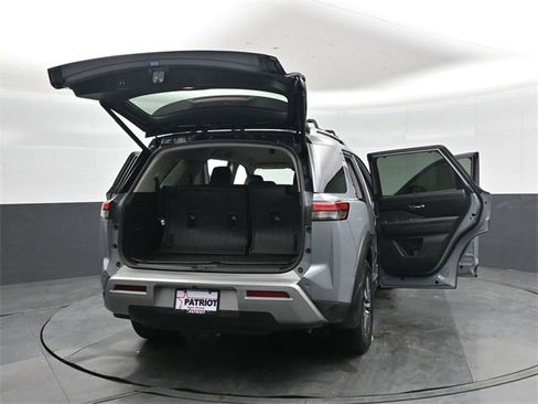 Used 2023 Nissan Pathfinder SL w/ Lighting Package (N92) image 50