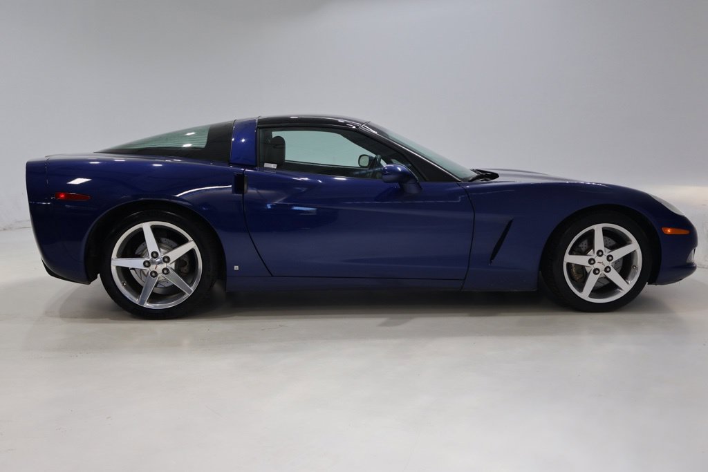 Used 2006 Chevrolet Corvette Coupe w/ Preferred Equipment Group RWD image 8