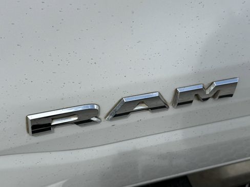 Certified 2019 RAM 1500 Laramie RWD image 15