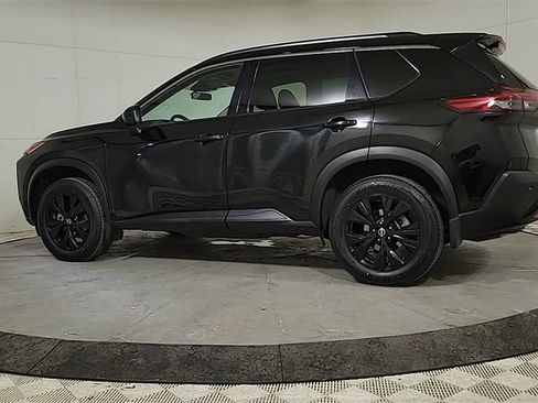 Used 2023 Nissan Rogue SV w/ SV Premium B Package image 4