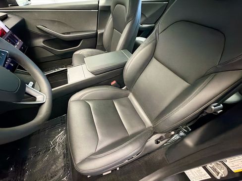 Used 2024 Tesla Model 3 Standard Range RWD image 11