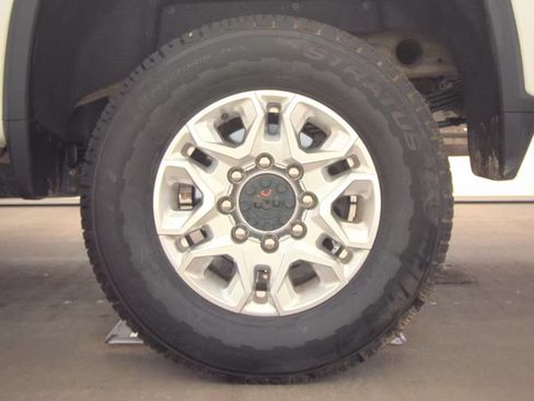 Used 2023 Chevrolet Silverado 2500 LT w/ Convenience Package AWD/4WD image 13