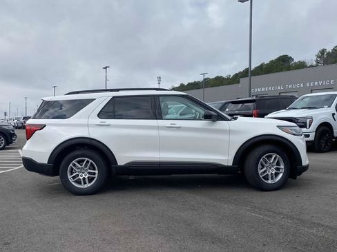 New 2026 Ford Explorer Active w/ Active Comfort Package RWD image 2
