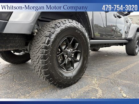 Used 2024 Jeep Gladiator Sport AWD/4WD image 36