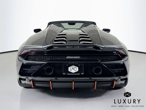Used 2020 Lamborghini Huracan EVO image 5