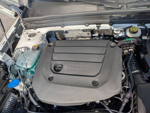 New 2026 Volvo XC40 B5 Ultra w/ Protection Package Premier image 17