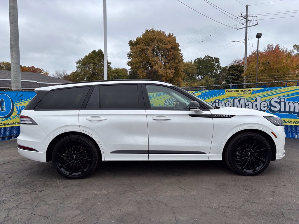 Used 2025 Lincoln Aviator Reserve w/ Equipment Group 201A AWD/4WD image 2