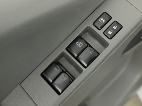 Used 2019 Nissan Frontier SV w/ Value Truck Package image 9