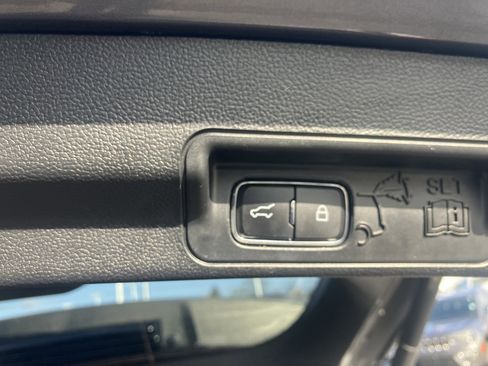 Used 2023 Ford Explorer XLT w/ Equipment Group 202A image 15