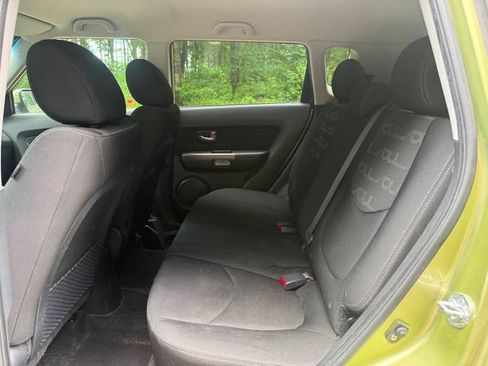 Used 2013 Kia Soul + FWD image 8
