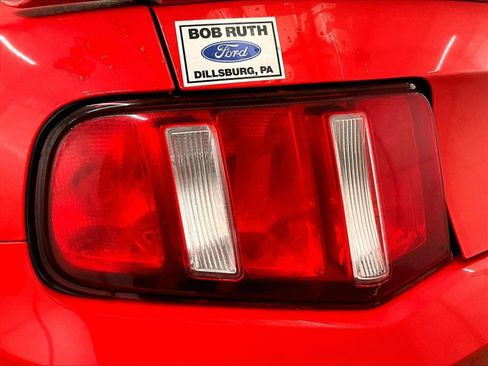 Used 2012 Ford Mustang GT Premium image 28