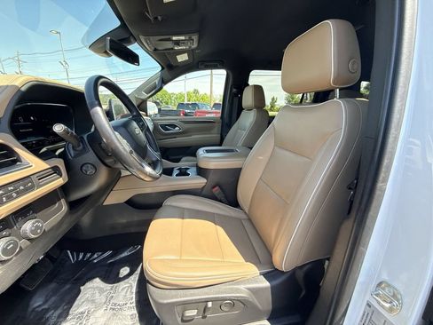 Used 2022 Chevrolet Suburban Premier AWD/4WD image 11
