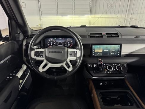 Used 2022 Land Rover Defender 110 X-Dynamic SE image 24