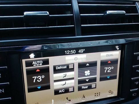 Used 2017 Lincoln Continental Reserve w/ Technology Package image 16