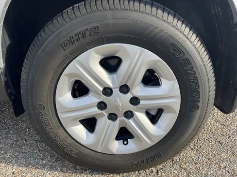 Used 2017 Chevrolet Traverse LS image 11