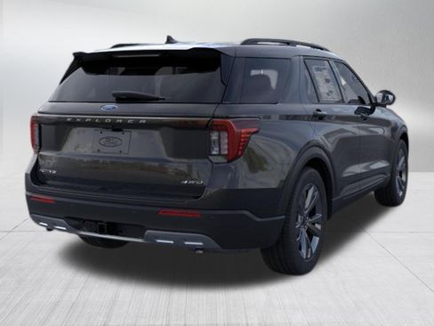 New 2026 Ford Explorer Active w/ Active Comfort Package AWD/4WD image 8