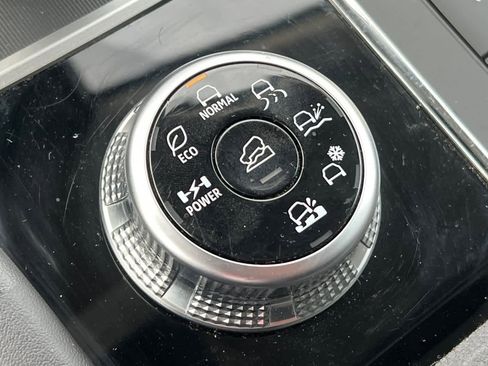 Used 2024 Mitsubishi Outlander SE image 31