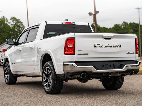 Used 2025 RAM 1500 Laramie AWD/4WD image 5