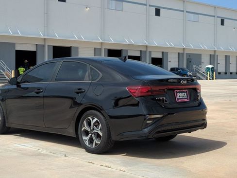 Used 2021 Kia Forte LXS FWD image 8