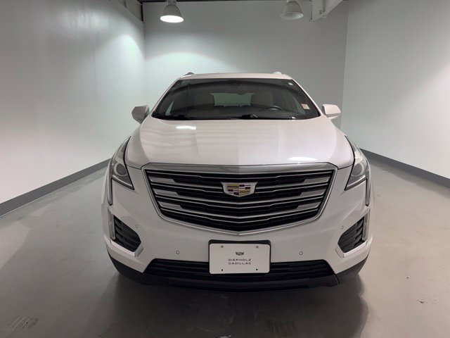 Used 2017 Cadillac XT5 Luxury w/ Driver Awareness Package FWD image 2