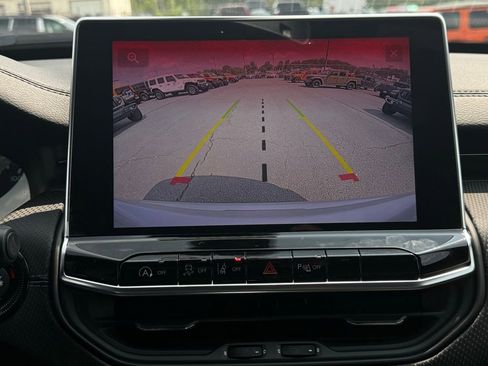 New 2025 Jeep Compass Limited w/ Sun & Sound Group image 6