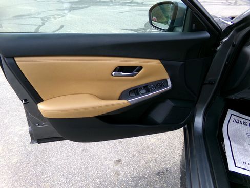 Used 2020 Nissan Sentra SV w/ SV Premium Package image 15