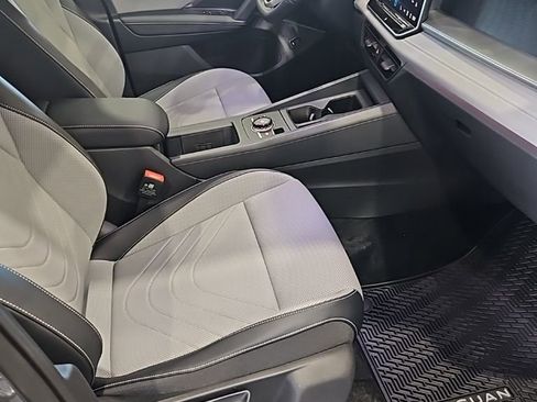 New 2026 Volkswagen Tiguan SE R-Line image 13