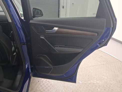 Used 2024 Audi Q5 e Premium Plus w/ Premium Plus Package image 29