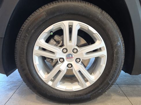 Used 2024 GMC Terrain SLE w/ LPO, Floor Liner Package FWD image 12
