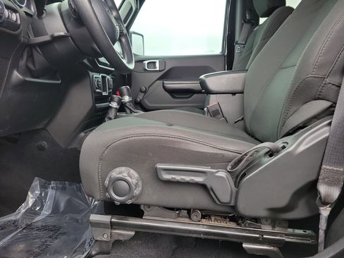 Used 2020 Jeep Wrangler Sport image 17