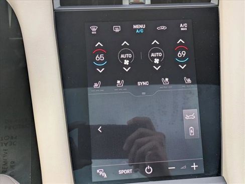 Used 2023 Porsche Taycan image 14