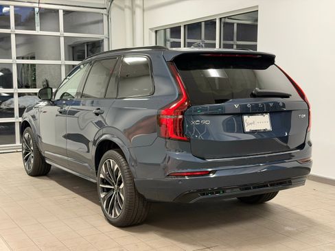 New 2026 Volvo XC90 T8 Ultra w/ Protection Package AWD/4WD image 8