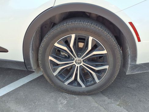 Used 2023 Toyota Crown AWD/4WD image 19
