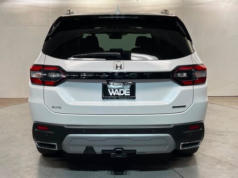 Used 2025 Honda Pilot Touring image 5
