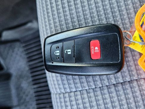 Used 2023 Toyota Highlander L image 59