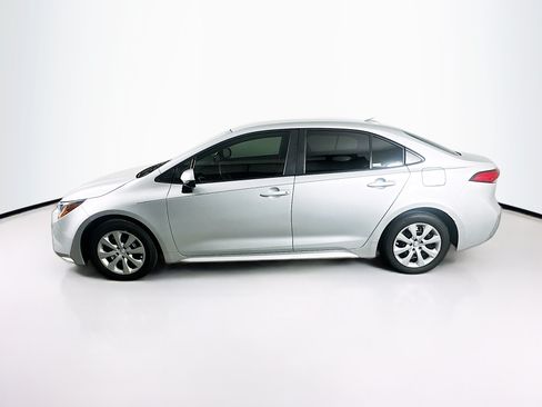 Used 2025 Toyota Corolla LE FWD image 4