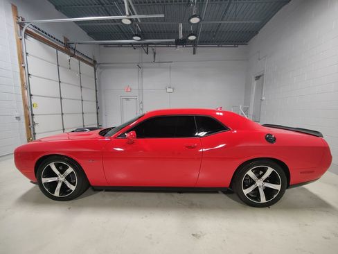 Used 2015 Dodge Challenger R/T Plus image 18