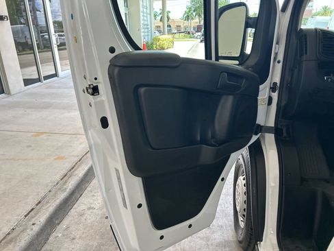 Used 2025 RAM ProMaster 2500 w/ Convenience Group FWD image 38