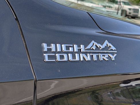 Used 2024 Chevrolet Tahoe High Country AWD/4WD image 33