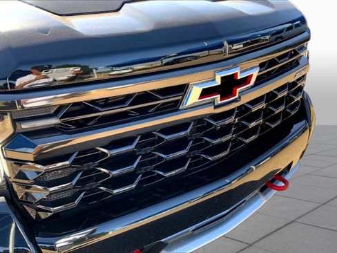 Used 2024 Chevrolet Silverado 1500 ZR2 w/ Technology Package AWD/4WD image 30