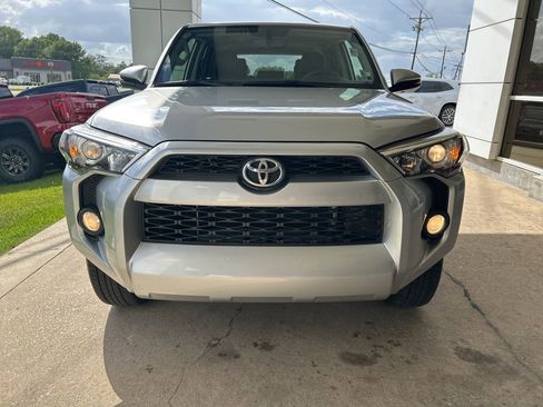 Used 2016 Toyota 4Runner SR5 Premium image 3