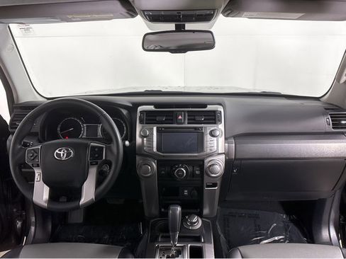 Used 2017 Toyota 4Runner SR5 Premium image 4