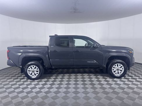 Used 2024 Toyota Tacoma SR5 AWD/4WD image 10